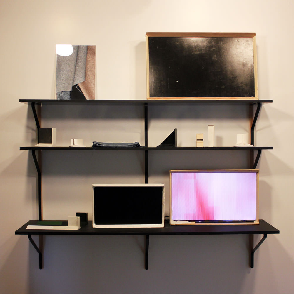 Samsung-Serif-TV-Bouroullec-002