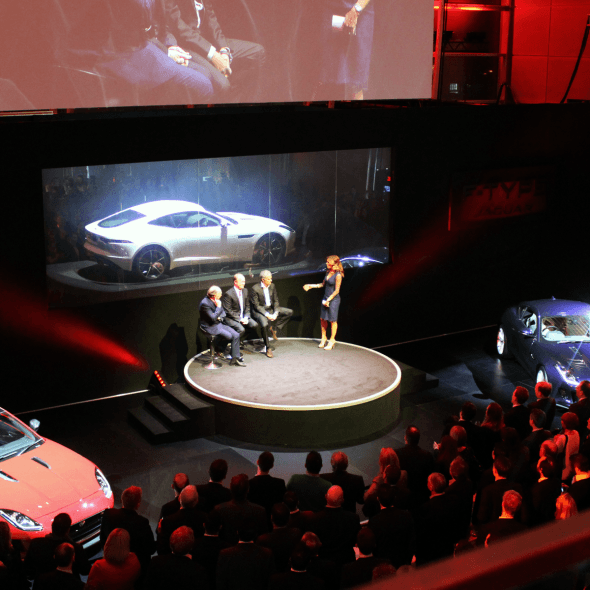 jaguar-f-type-coupe-launch-february-2014-crowds