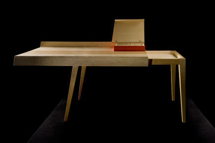 Wales and wales made by meta glissade desk 002